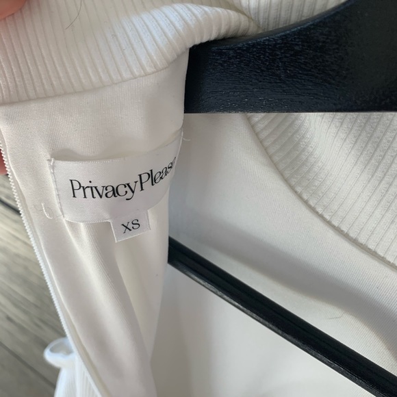 Privacy Please Open Shoulder Dress - Picture 4 of 4